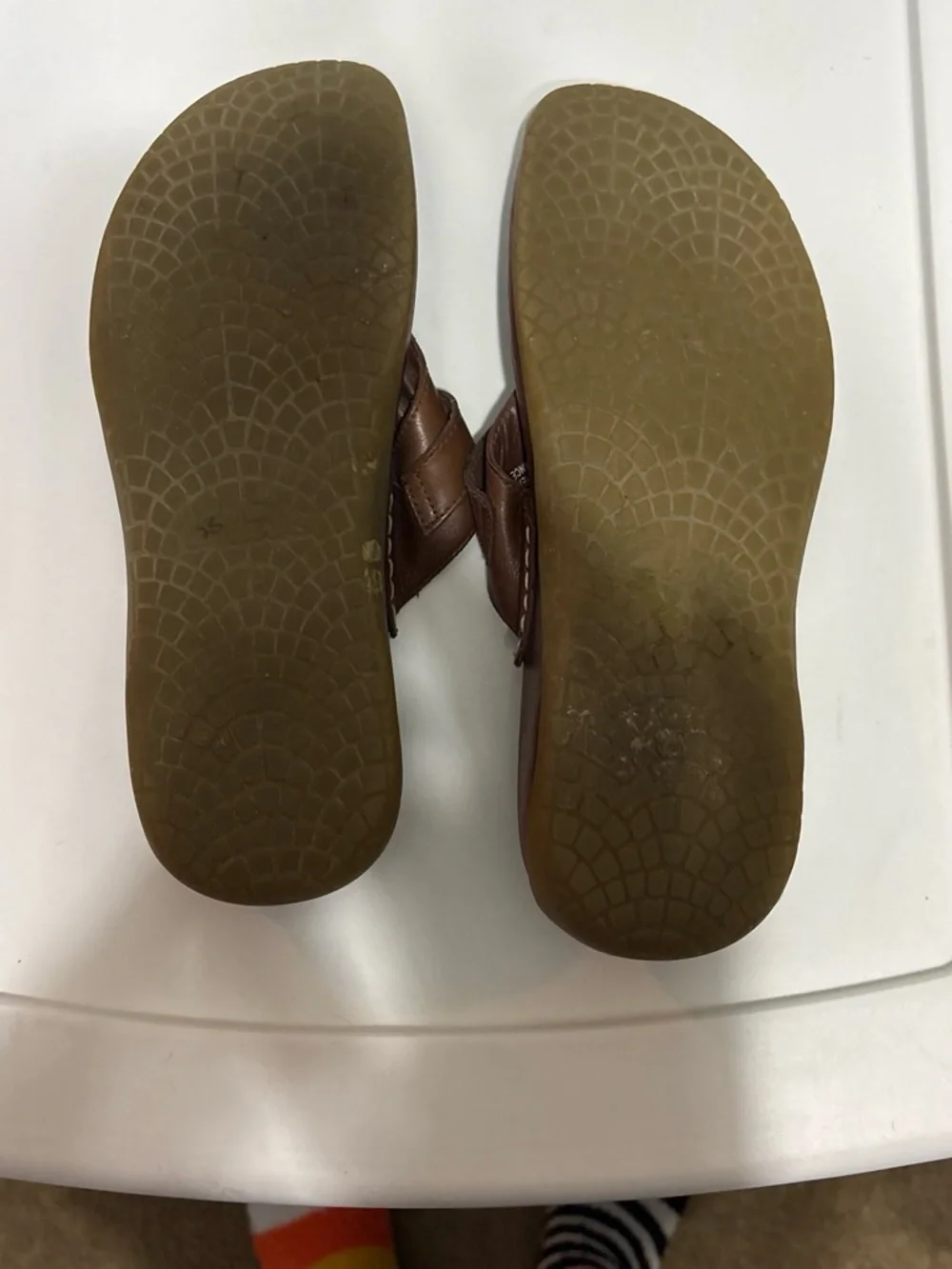 Clarks Brown Leather Men's Thong Sandals with Velcro Strap